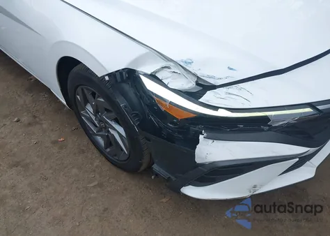 2024 Hyundai Elantra Sel z USA, uszkodzony, nr VIN KMHLM4DG2RU661451